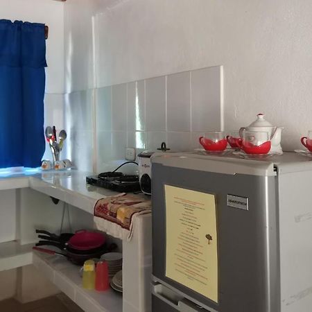 Hostal Cecilia Puerto Viejo de Talamanca ภายนอก รูปภาพ