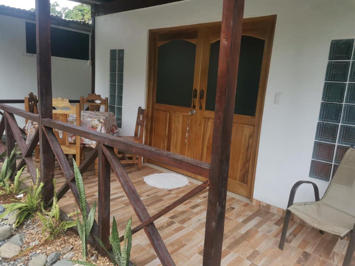 Hostal Cecilia Puerto Viejo de Talamanca ภายนอก รูปภาพ