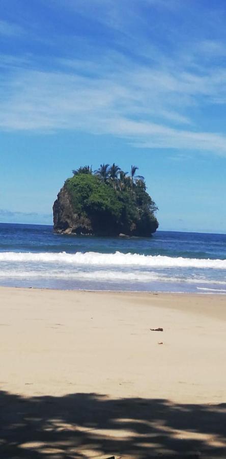 Hostal Cecilia Puerto Viejo de Talamanca ภายนอก รูปภาพ