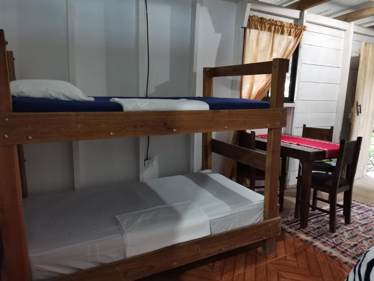 Hostal Cecilia Puerto Viejo de Talamanca ภายนอก รูปภาพ