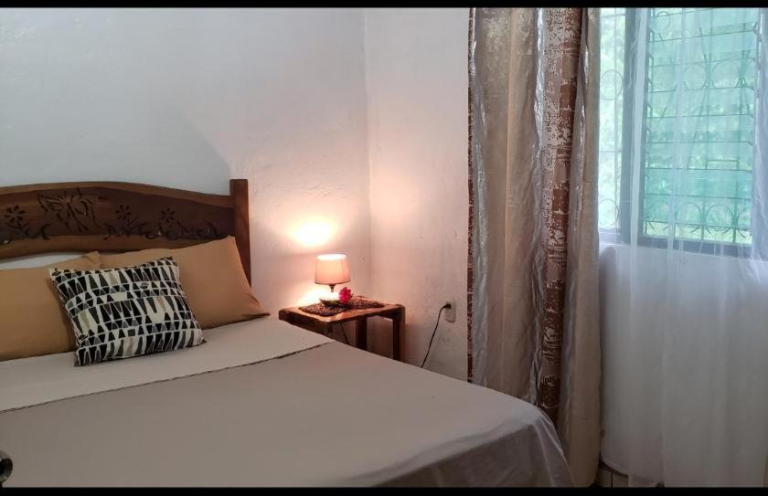 Hostal Cecilia Puerto Viejo de Talamanca ภายนอก รูปภาพ