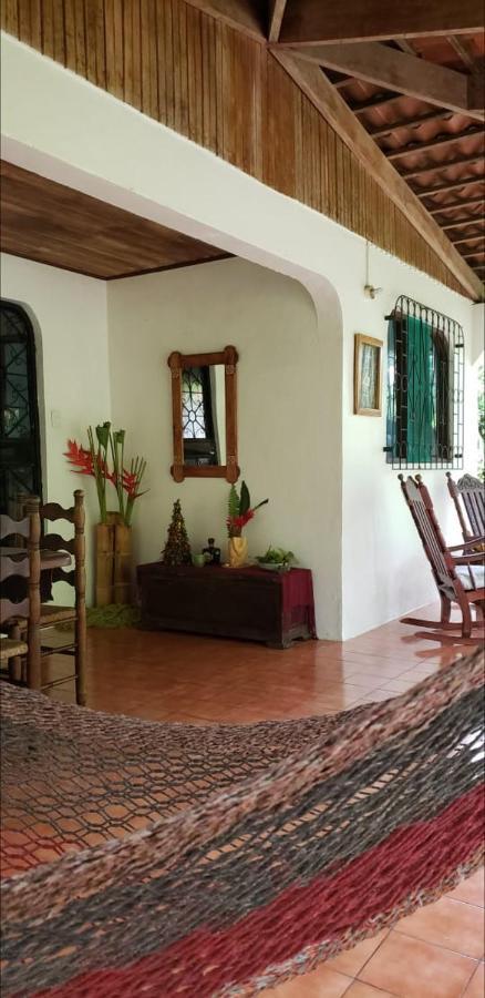 Hostal Cecilia Puerto Viejo de Talamanca ภายนอก รูปภาพ
