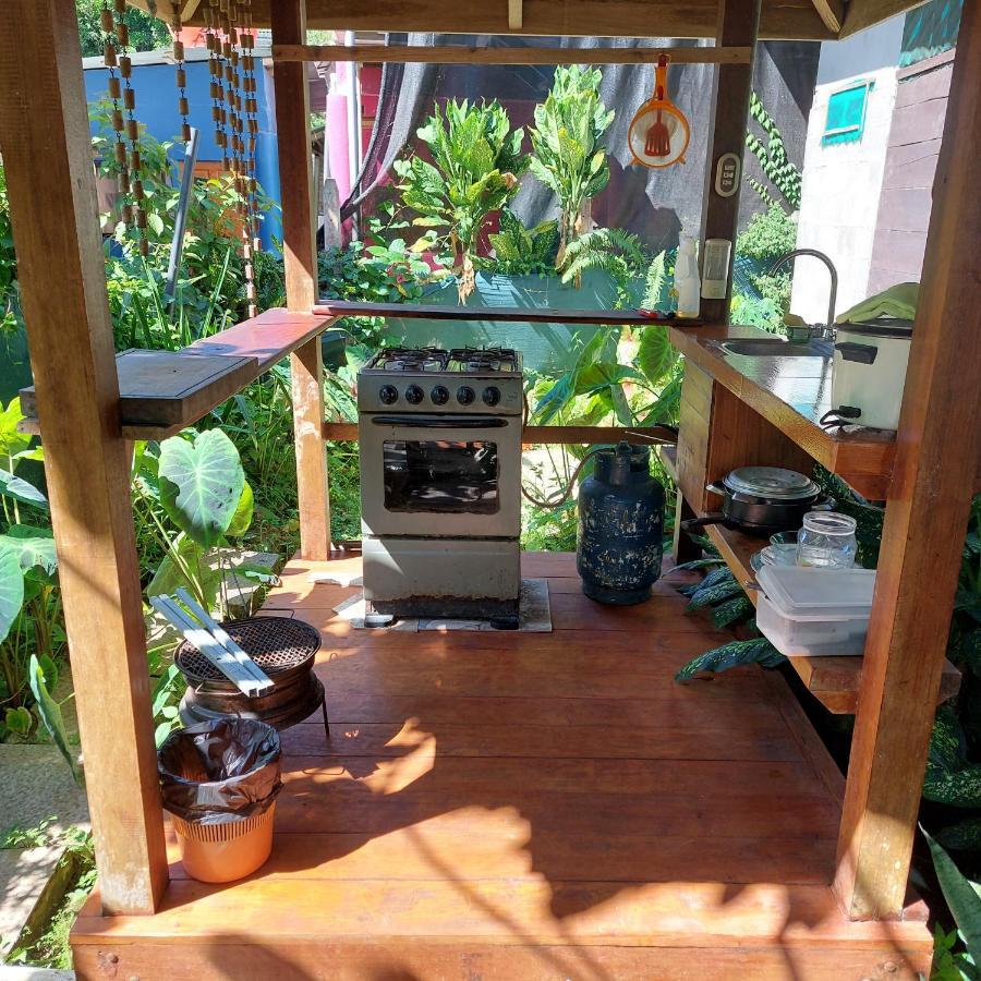 Hostal Cecilia Puerto Viejo de Talamanca ภายนอก รูปภาพ