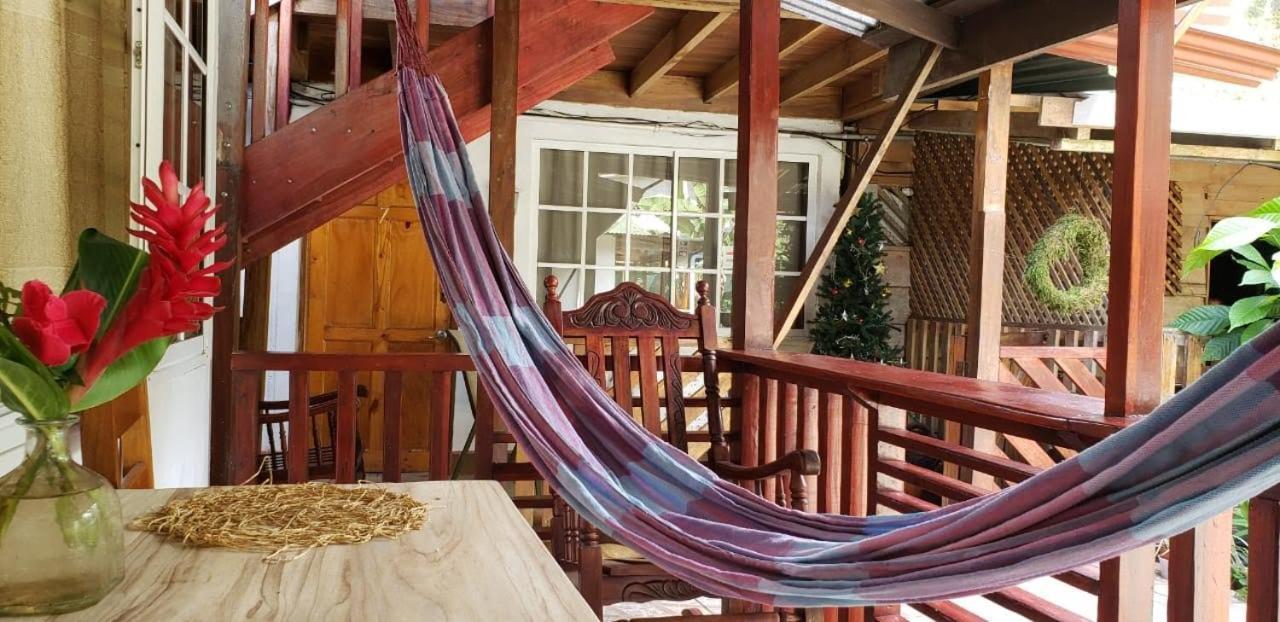 Hostal Cecilia Puerto Viejo de Talamanca ภายนอก รูปภาพ